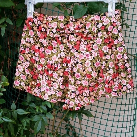 Quick sale  The  Shorts‎ Monteau - Picture 2 of 4